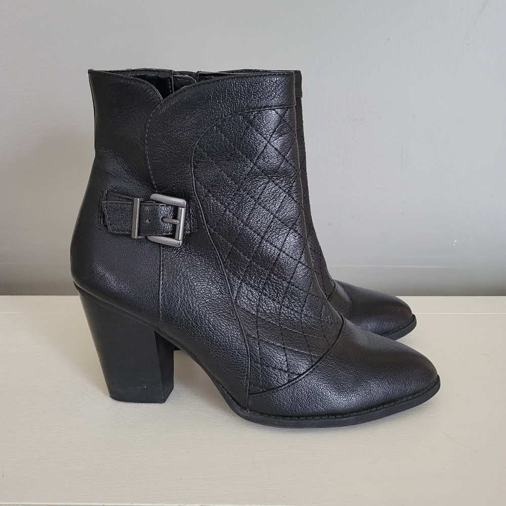 Me Too black boots